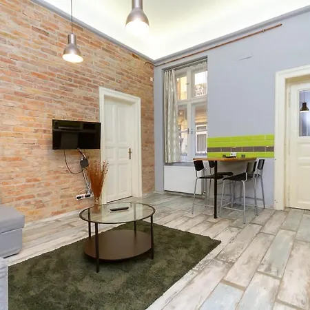 2bdr Danube Side Oasis In A Pedestrial Street By Nw Lejlighed *