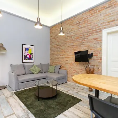 2bdr Danube Side Oasis In A Pedestrial Street By Nw *